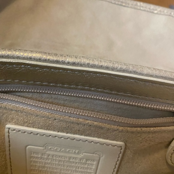 Clutch - Picture 4 of 4